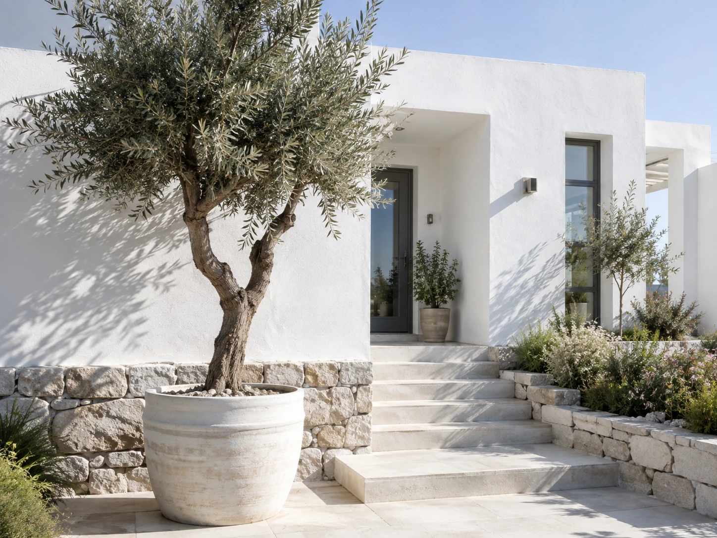 Cycladic courtyard entrance